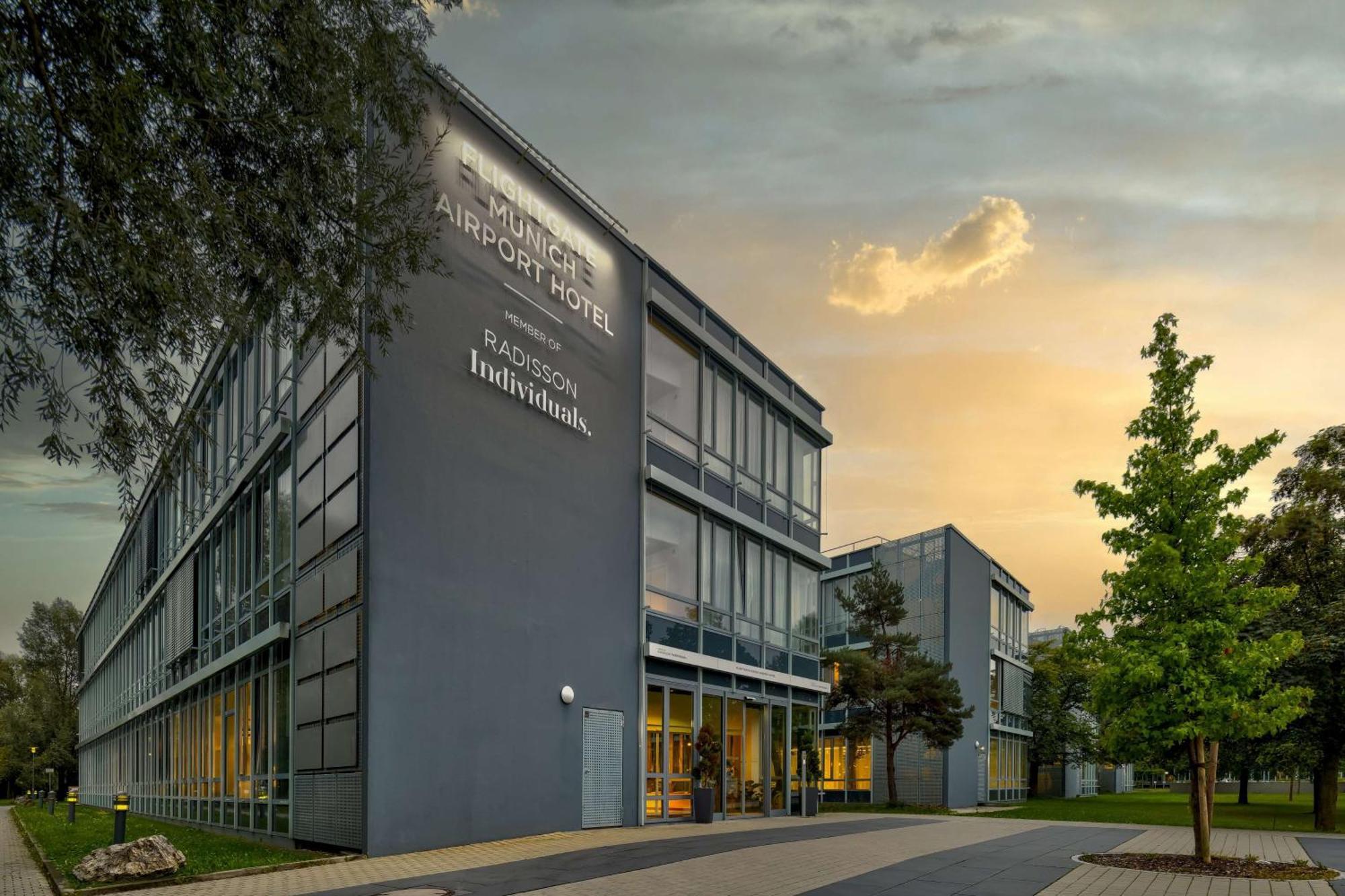 Flightgate Munich Airport Hotel, A Member Of Radisson Individuals Халльбергмос Экстерьер фото