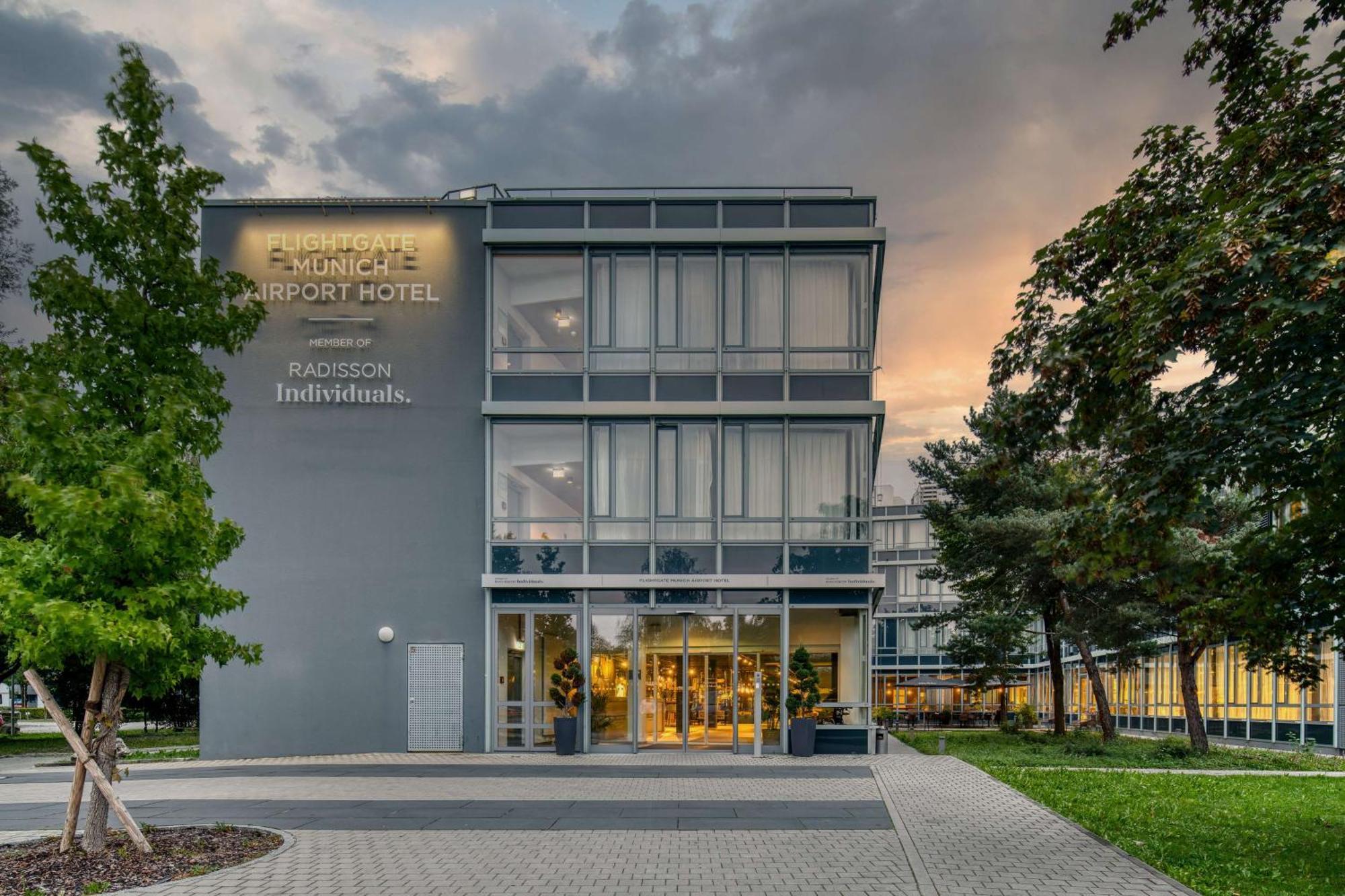 Flightgate Munich Airport Hotel, A Member Of Radisson Individuals Халльбергмос Экстерьер фото
